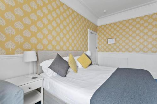 1 double bed