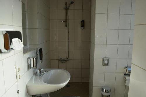 B&D Hotel - image 6