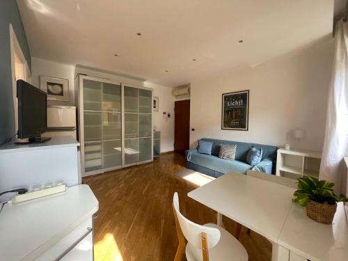 Torino Porta Nuova Cozy Balcony Apartment