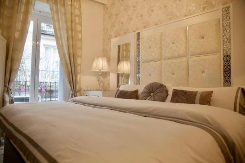 Superior Suite image 10