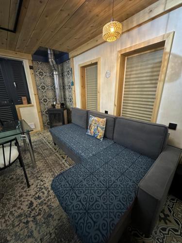 1 queen bed, 1 sofa bed