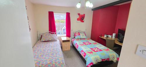 2 twin beds
