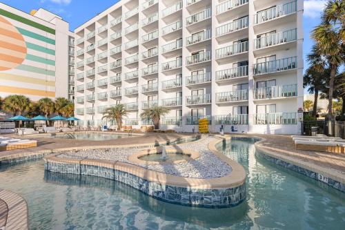 Swimming pool, voco The Shelby - Myrtle Beach by IHG in Myrtle Beach (SC)