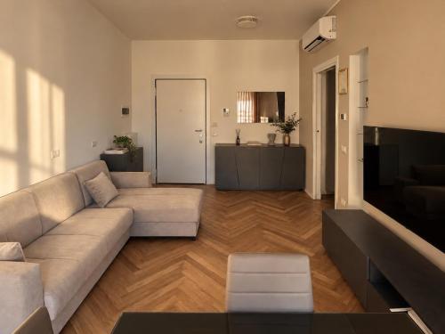 Two-room apartment with a large terrace in the Navigli area