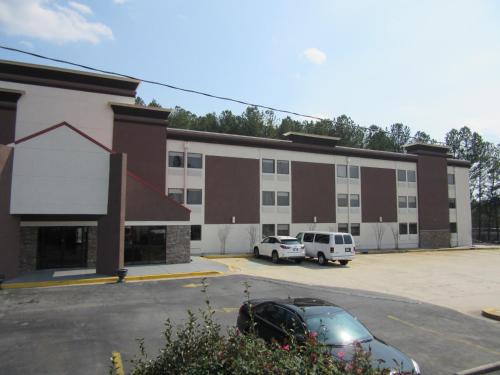 Quality Inn & Suites near Six Flags East