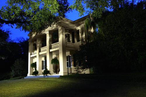 Monmouth Historic Inn - 출입구