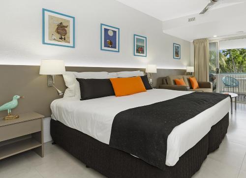Superior Studio Apartment with Partial Sea View - First Floor image 2