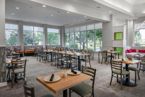 Food and beverages, Hilton Garden Inn Grand Forks-UND in Grand Forks (ND)
