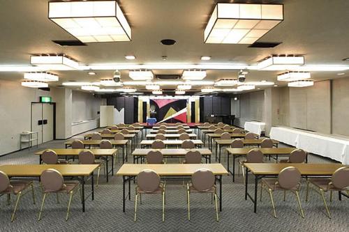 Hotel Zurich Toho 2001 Ideally located in the Hiroshima area, Hotel Zurich Toho 2001 promises a relaxing and wonderful visit. Both business travelers and tourists can enjoy the propertys facilities and services. Service-mi