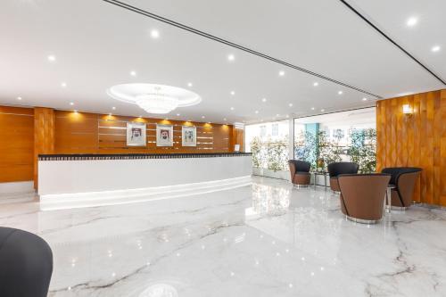 Golden Sands 5 Hotel Apartments - Lobby