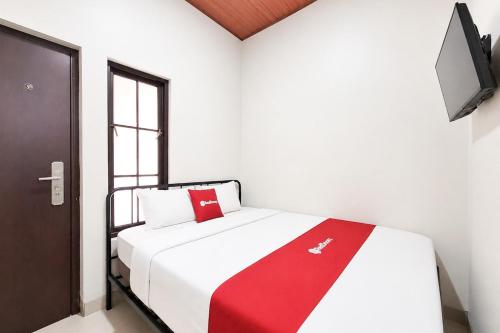 RedDoorz at Poerto Lemon Guesthouse Alun Alun Wonosari - Bedoyo RedDoorz at Poerto Lemon Guesthouse Alun Alun Wonosari - Bedoyo