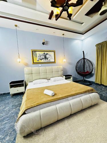 2 BR luxurious suite-5 mins Airport