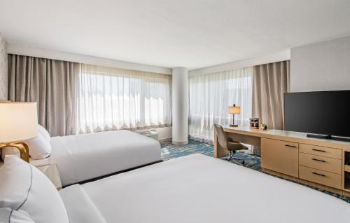 DoubleTree by Hilton LAX - El Segundo in LAX – Los Angeles International Airport