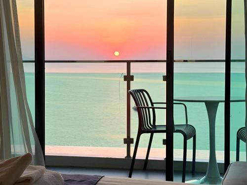 Golden Dragon Beach Resort Pattaya (Bang Lamung) 3