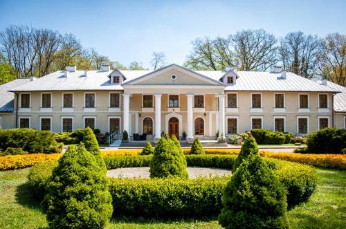 . Hotel Rytwiany Pałac