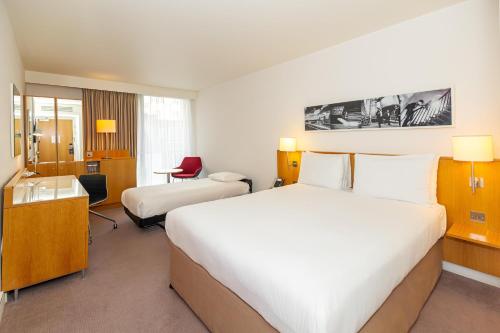 1 queen bed