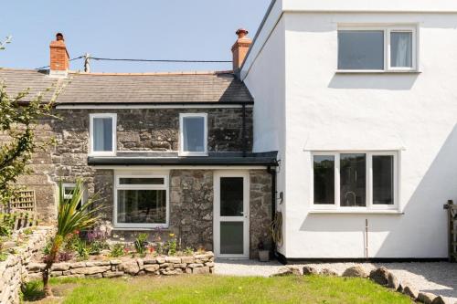 3 Bed in Pendeen oc-g33305