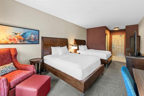 2 queen beds