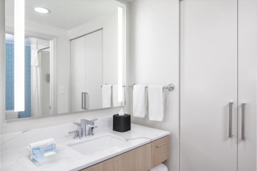 2 bedrooms, 4 beds