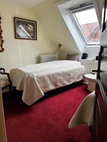2 twin beds