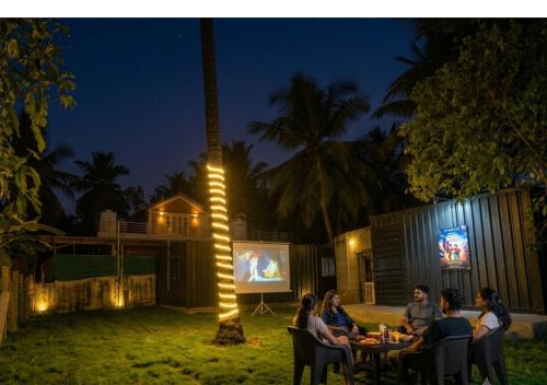 Coconut Grove Eco Stay with Pool BBQ and Cinema