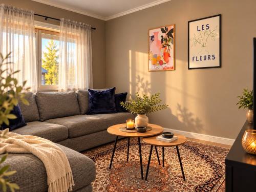 Centrally located, 3 bedrooms, garden, parking and fast WiFi