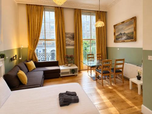 Central and affordable flat for 6 people in Zone 1 - 7 min Walking to OXFORD STREET - with Breakfast included 4