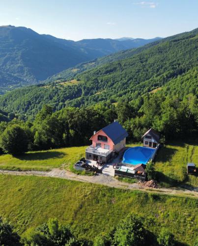 Chalet Yuliana
