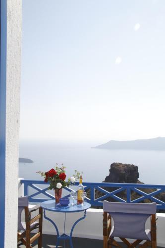 Annio Santorini Room Type - Apartment with outdoor jetted tub with Caldera view