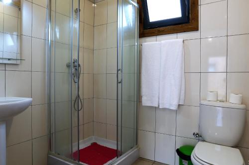 2 bedrooms, 4 beds
