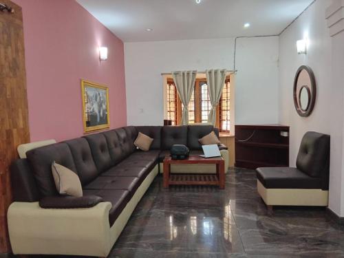 3 bedrooms, 4 beds