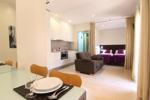 ClassBedroom Barcelona Beach Apartments - image 14