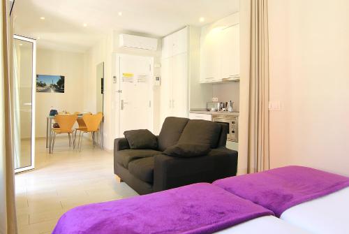 ClassBedroom Barcelona Beach Apartments - image 3