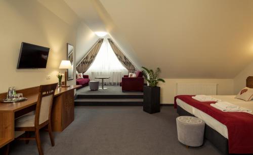 Hotel Logos - main image