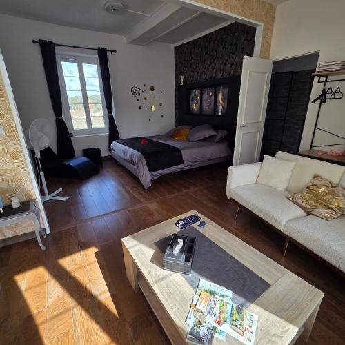 1 king bed, 1 sofa bed