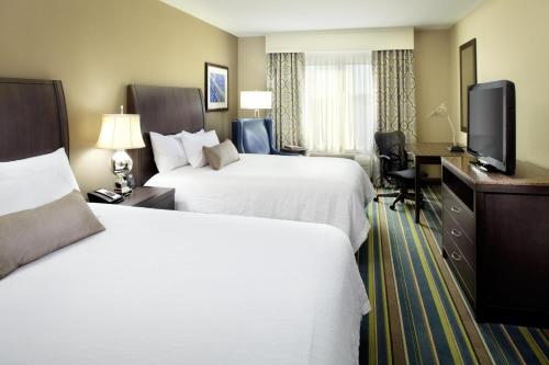2 queen beds