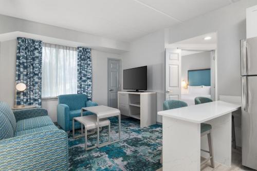 2 bedrooms, 4 beds