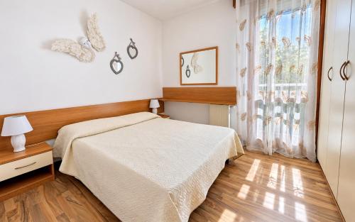 2 bedrooms, 4 beds