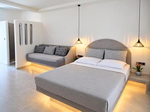 1 queen bed, 1 sofa bed