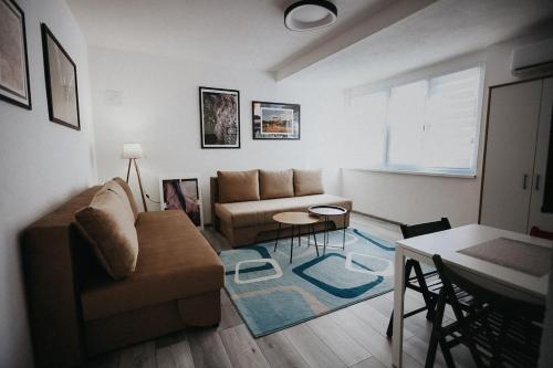 NEW, Heart of Old Town & City Center, FREE Private Parking