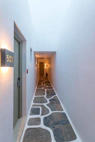 92741748 Rochari Hotel