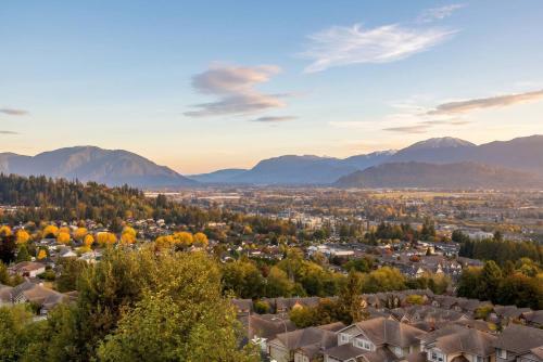 Elevated Horizon Retreat - Alpine in Chilliwack (BC)