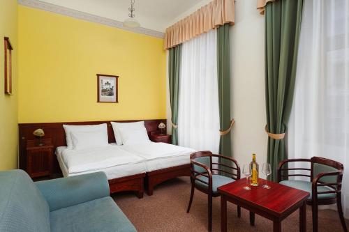 2 twin beds