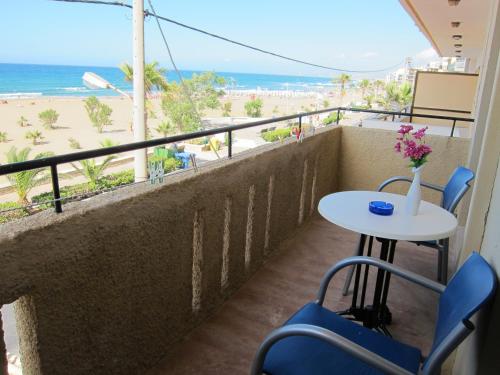 The Sea View Apartments 4