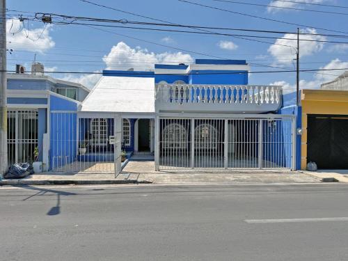 Family home, 3 bedrooms with bathroom for 8 people