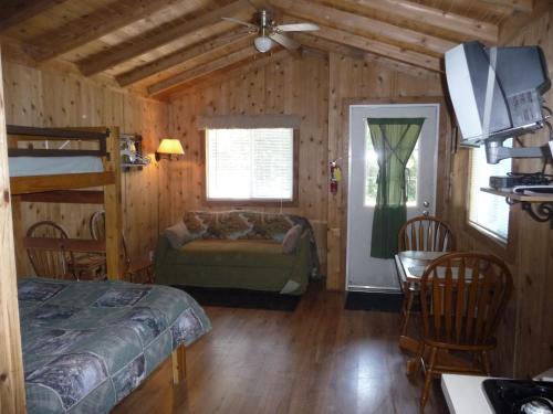 Pio Pico Camping Resort Studio Cabin 10 thumb 3