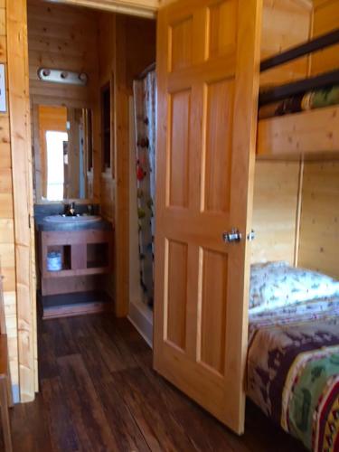 Pio Pico Camping Resort Studio Cabin 7 - image 3