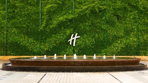 Holiday Inn Mumbai International Airport by IHG