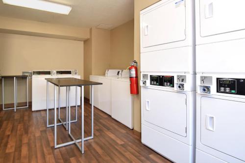 Extended Stay America Select Suites - Denver - Aurora South