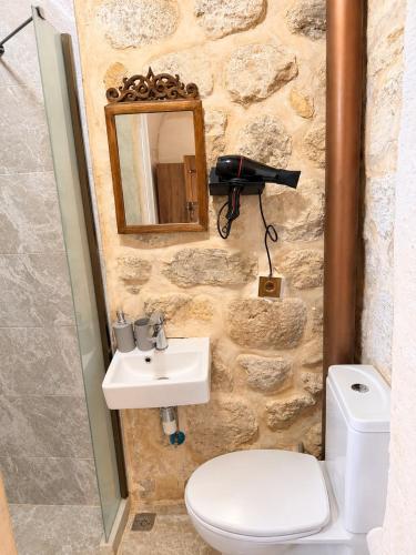 Double or twin room, economy